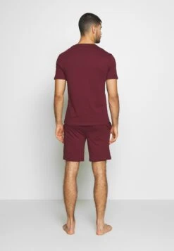 Pier One Pyjama - Bordeaux 7 Pier One Pyjama - Bordeaux -Pier One Algemene Winkel Voor Herenmode 01779b9b7e2d4867b99b937a10d4f0d8