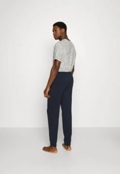 Pier One 2 Pack - Pyjamabroek - Dark Blue/Mottled Light Grey -Pier One Algemene Winkel Voor Herenmode 058df6f0d3f34a2aaf1cb22da08558a8