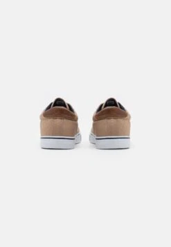 Pier One Unisex - Sneakers Laag - Brown -Pier One Algemene Winkel Voor Herenmode 0667ac52398a4cb28ca9239f7e349af9