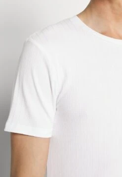 Pier One T-Shirt Basic - White -Pier One Algemene Winkel Voor Herenmode 0beb87e97daf44adba93e43556ae64ab