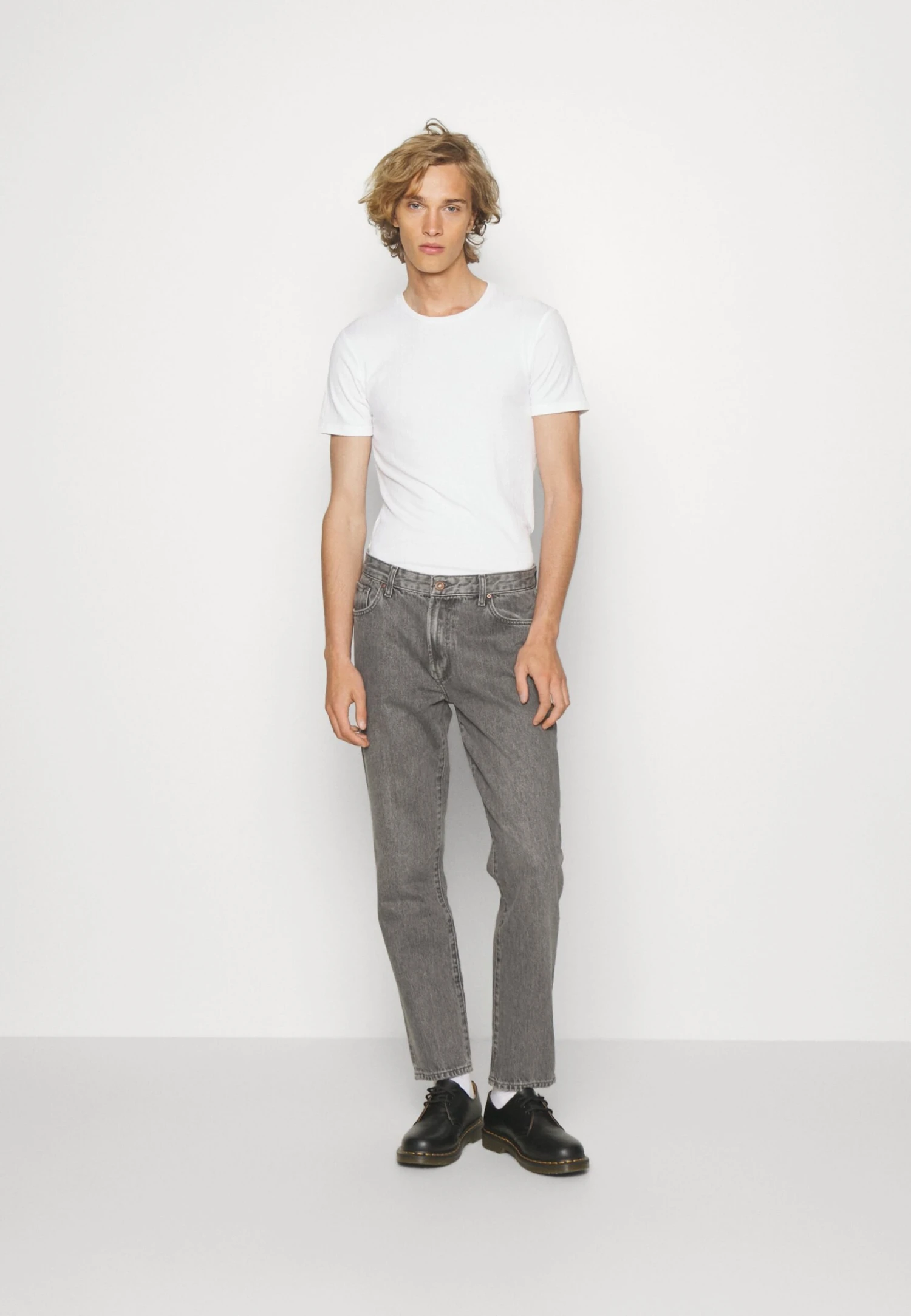 Pier One Mid Raise Straight Fit - Relaxed Fit Jeans - Grey Denim 2 Pier One Mid Raise Straight Fit - Relaxed Fit Jeans - Grey Denim - Image 2