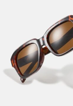 Pier One Unisex - Zonnebril - Black -Pier One Algemene Winkel Voor Herenmode 1805d51941d84c3b9cd65a361bd6f258