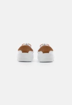 Pier One Sneakers Laag - White -Pier One Algemene Winkel Voor Herenmode 1e9548e49dcc4f42bbb419dddd0f3875