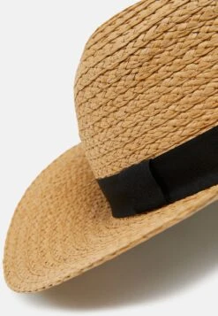 Pier One Hoed - Tan 11 Pier One Hoed - Tan -Pier One Algemene Winkel Voor Herenmode 21c461c70d804f70bce6618c9777c904