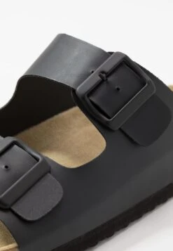 Pier One Unisex - Pantoffels - Black -Pier One Algemene Winkel Voor Herenmode 2c1088e9c35241008f77393ded163426