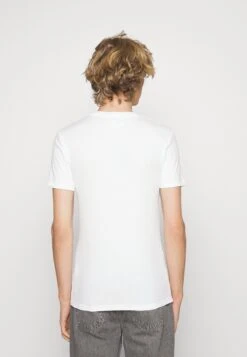 Pier One T-Shirt Basic - White -Pier One Algemene Winkel Voor Herenmode 35f3385322a94c8089022511e4b9f6ef