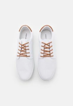 Pier One Sneakers Laag - White -Pier One Algemene Winkel Voor Herenmode 39740c3b976c4a7281cdd503d8ae3a69