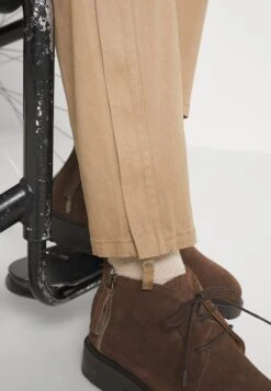 Pier One Jeggings - Tan 17 Pier One Jeggings - Tan -Pier One Algemene Winkel Voor Herenmode 47fd5fd736b44b7ab31f8757b8a9a60b