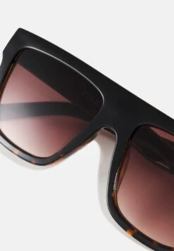 Pier One Unisex - Zonnebril -Brown -Pier One Algemene Winkel Voor Herenmode 49438c273d504b76beb754bc5e5ede3a