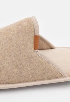 Pier One Pantoffels - Beige -Pier One Algemene Winkel Voor Herenmode 4bb8e183218649be8d160cd154643fa0