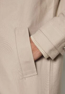 Pier One Commuter Coat- Halflange Jas - Tan -Pier One Algemene Winkel Voor Herenmode 4ef4ad0f60904e2a9c12d606b1474ddb