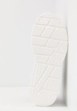 Pier One Sneakers Hoog - Black/White 11 Pier One Sneakers Hoog - Black/White -Pier One Algemene Winkel Voor Herenmode 52b5e07059e148baa03e0194b33ba8c5