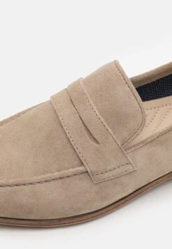 Pier One Leather - Instappers - Beige 11 Pier One Leather - Instappers - Beige -Pier One Algemene Winkel Voor Herenmode 52d211ef3a154ec88c15f789062f84e4