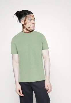 Pier One 7 Pack - T-Shirt Basic - White/Yellow/Lilac 17 Pier One 7 Pack - T-Shirt Basic - White/Yellow/Lilac -Pier One Algemene Winkel Voor Herenmode 56c30a29de7145ecb570519538b9bcc3