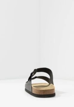 Pier One Unisex - Pantoffels - Black -Pier One Algemene Winkel Voor Herenmode 6792cddf649c4c73afdf1fc19e95f07f