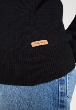 Pier One Structure Block High Collar - Vest - Black -Pier One Algemene Winkel Voor Herenmode 6a3d75ac81f349948e6db8598e9da725