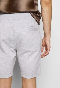 Pier One 2 Pack - Shorts -Light Grey /Black 11 Pier One 2 Pack - Shorts -Light Grey /Black -Pier One Algemene Winkel Voor Herenmode 6ba6400f66f84542b84ee27faefc2a3b