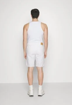 Pier One Colored Twill White Denim - Jeansshort - White Denim -Pier One Algemene Winkel Voor Herenmode 6fb902e0dcfa488a9a60ba7e359e011c