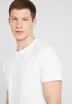 Pier One 5 Pack - T-Shirt Basic - White 9 Pier One 5 Pack - T-Shirt Basic - White -Pier One Algemene Winkel Voor Herenmode 71515d50380445119f27b048eaf75d50