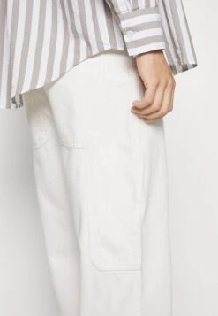 Pier One Carpenter Colored Twill- Straight Leg Jeans - Off-White -Pier One Algemene Winkel Voor Herenmode 72381b5c0ea4476da8022189e3b24b31