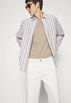 Pier One Carpenter Colored Twill- Straight Leg Jeans - Off-White -Pier One Algemene Winkel Voor Herenmode 77b17a64a879489bb9510906e2f8dbc4