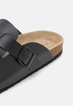 Pier One Leather Unisex - Pantoffels - Black -Pier One Algemene Winkel Voor Herenmode 7b28889d1d2247a8abcae3a4a4c34674