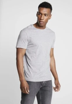 Pier One 5 Pack - T-Shirt Basic - Mottled Bordeaux/White 10 Pier One 5 Pack - T-Shirt Basic - Mottled Bordeaux/White -Pier One Algemene Winkel Voor Herenmode 7eba97ea5a88465da953c1134f452ef3