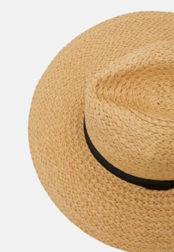 Pier One Hoed - Tan 10 Pier One Hoed - Tan -Pier One Algemene Winkel Voor Herenmode 7ee740b7dc434d0b911d1fe4cc0fb4b3