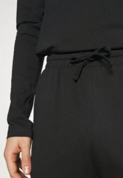 Pier One Pyjama - Black -Pier One Algemene Winkel Voor Herenmode 842cc55e81224f6ca06ad94aae25d25c