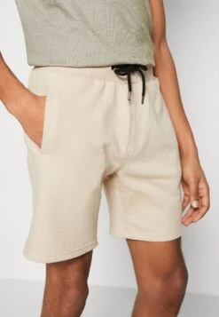 Pier One 2 Pack - Shorts - Grey/Beige -Pier One Algemene Winkel Voor Herenmode 91f9f4649b694cbcb2e2cc60a4009f45