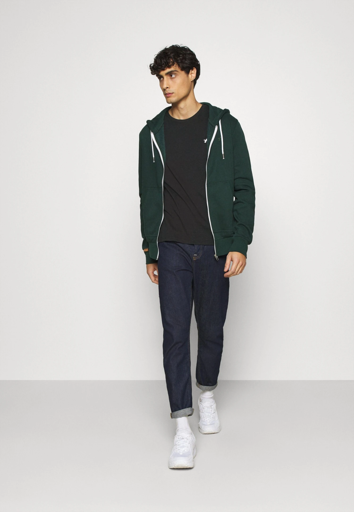 Pier One T-Shirt Print - Black 2 Pier One T-Shirt Print - Black - Image 2