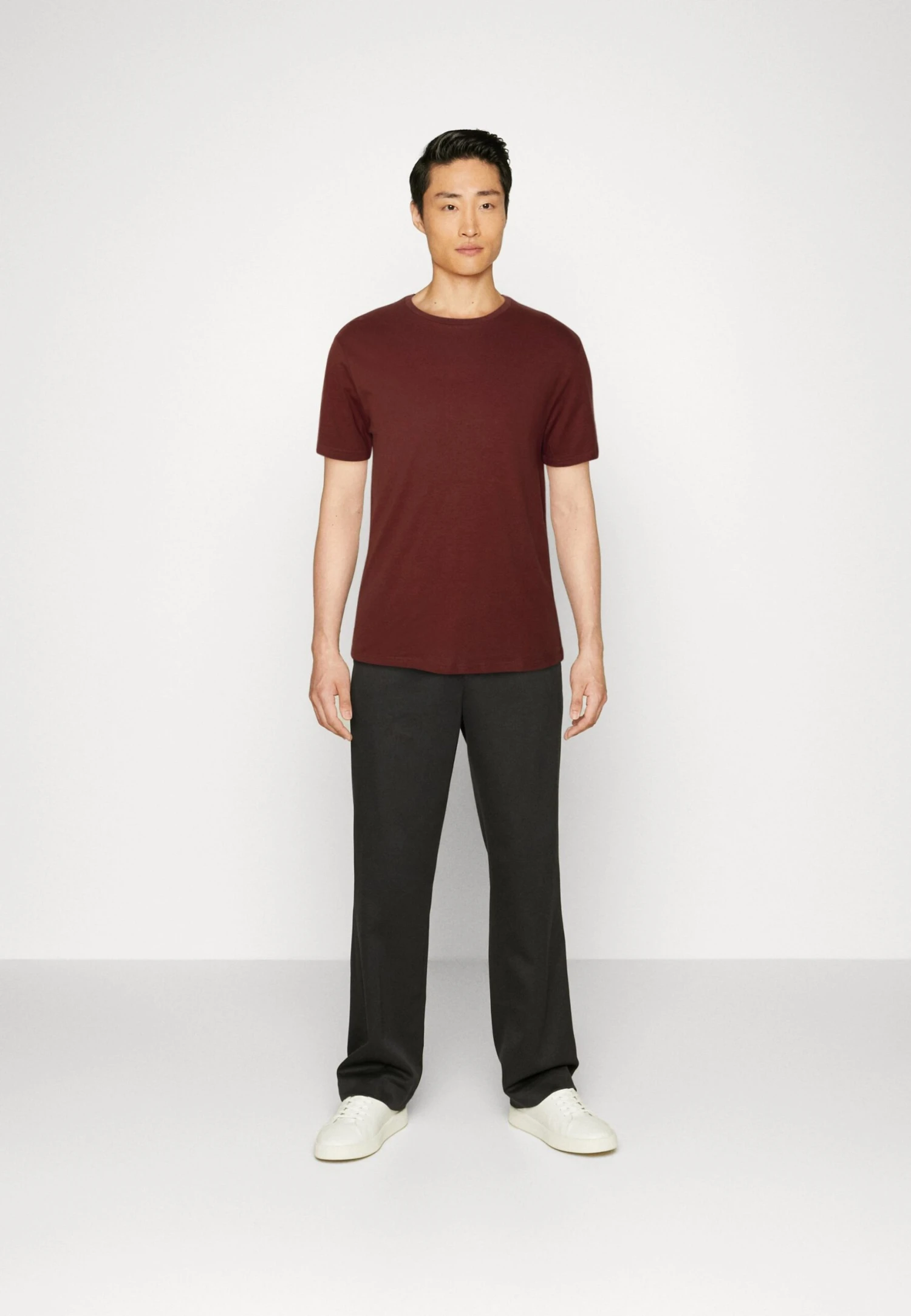 Pier One 7 Pack - T-Shirt Basic - Black/Dark Blue/Dark Green 1 Pier One 7 Pack - T-Shirt Basic - Black/Dark Blue/Dark Green