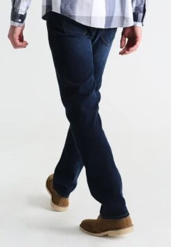 Pier One Basic - Straight Leg Jeans - Dark Blue Denim 8 Pier One Basic - Straight Leg Jeans - Dark Blue Denim -Pier One Algemene Winkel Voor Herenmode a4ebfb4549ae43cc8fd6ef9a34b37b32