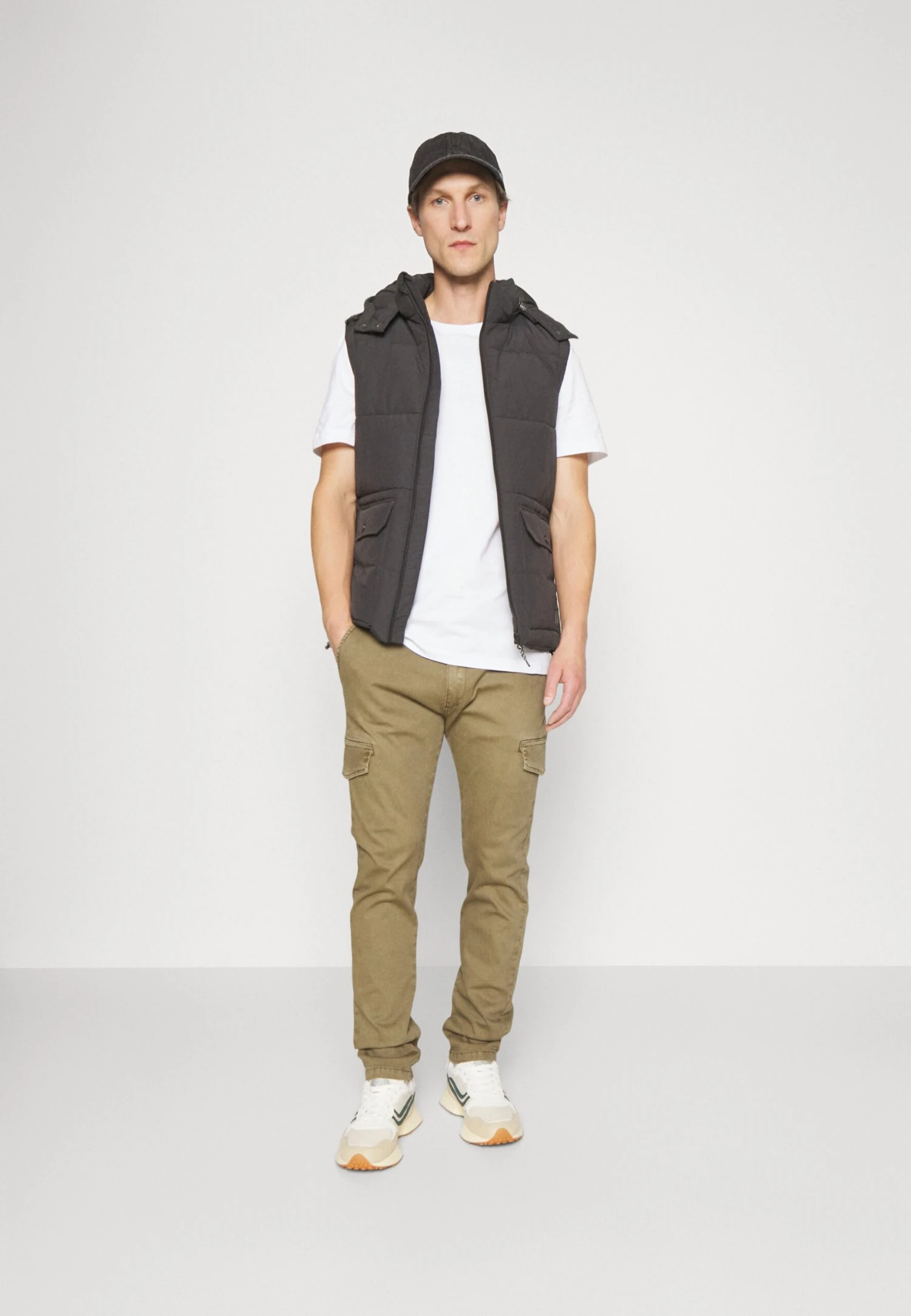 Pier One T-Shirt Print - White 2 Pier One T-Shirt Print - White - Image 2