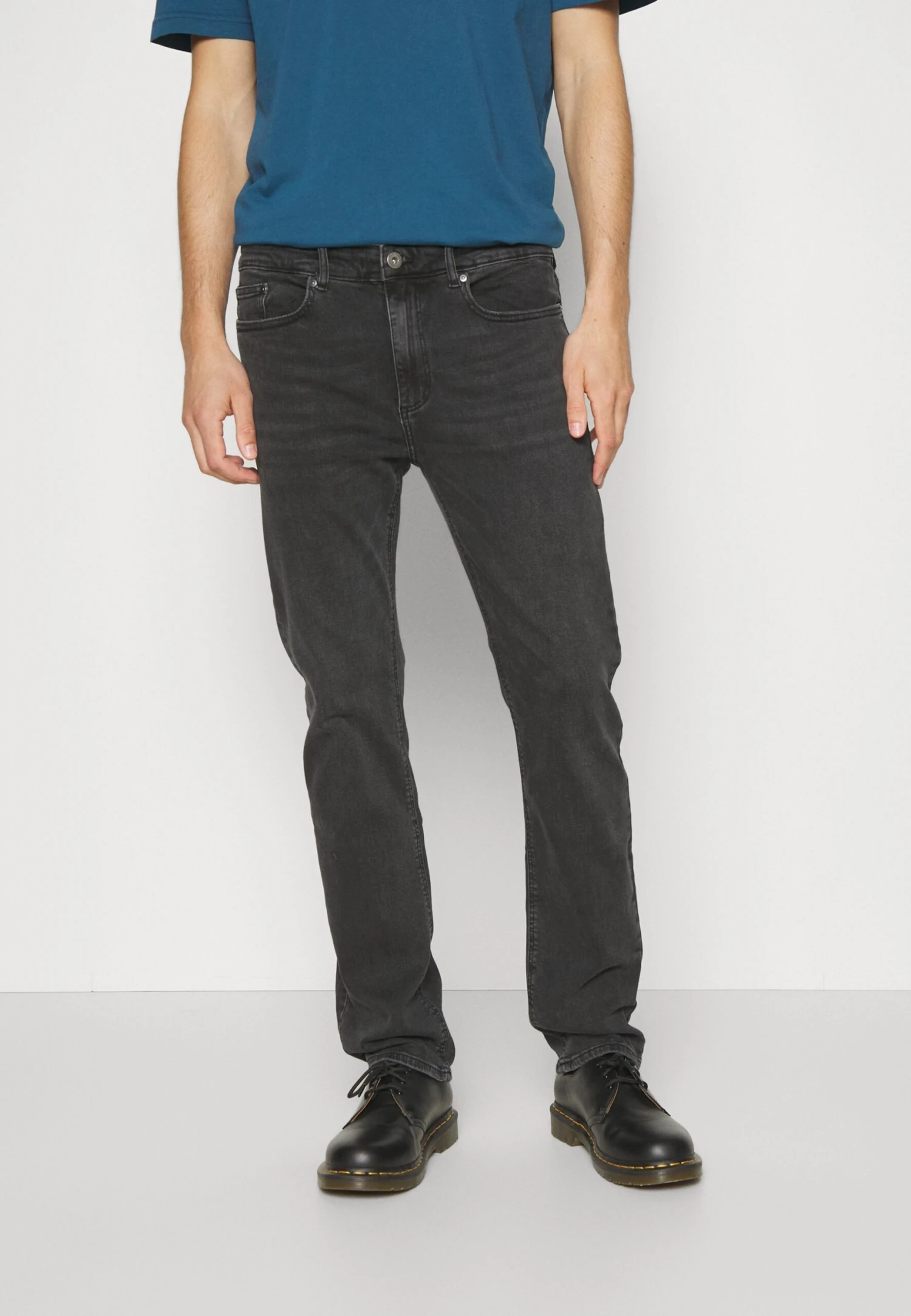 Pier One Straight Leg Jeans - Black 1 Pier One Straight Leg Jeans - Black