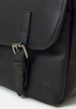 Pier One Unisex - Schoudertas -Black -Pier One Algemene Winkel Voor Herenmode adbd5d8fbbd24c28a61f94af8a00c514