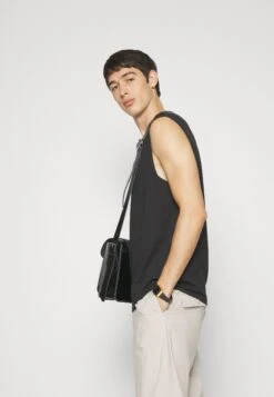 Pier One 2 Pack - Top - Black -Pier One Algemene Winkel Voor Herenmode b077392c86a34f3db2224fe4d3f5789f