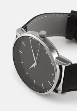 Pier One Horloge - Black/Silvercoloured -Pier One Algemene Winkel Voor Herenmode b21304d4d8ec4553ac54e4d73133cd2c