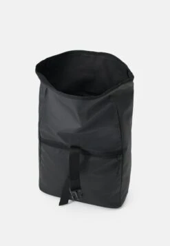 Pier One Tarpaulin Water Repellent Unisex - Rugzak - Black -Pier One Algemene Winkel Voor Herenmode b496b4c13f874365838f471496f42273