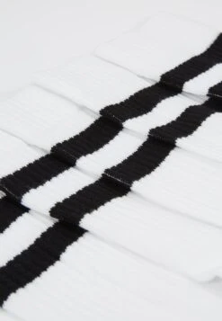 Pier One 5 Pack - Sokken - White -Pier One Algemene Winkel Voor Herenmode bba04d20a797407b9b5f49c4e56503ef