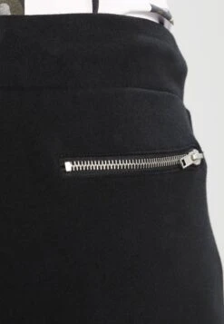 Pier One Biker Jogger - Trainingsbroek - Black -Pier One Algemene Winkel Voor Herenmode d14f4d3e23264a23856a525cf94a989d