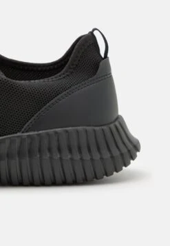 Pier One Sneakers Laag - Black -Pier One Algemene Winkel Voor Herenmode da21a0204b9943a1b0a5be03e6d2430f