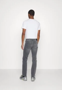 Pier One Straight Leg Jeans - Grey 7 Pier One Straight Leg Jeans - Grey -Pier One Algemene Winkel Voor Herenmode e3fa2efb8b7f4285998ebd6aa58b9d65
