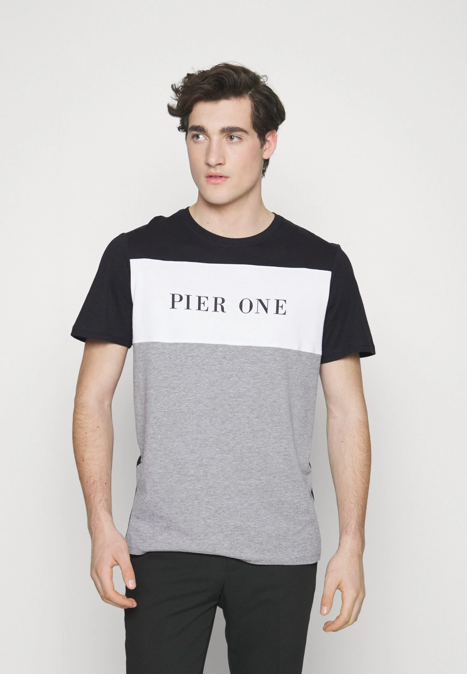 Pier One T-Shirt Print -Black 1 Pier One T-Shirt Print -Black