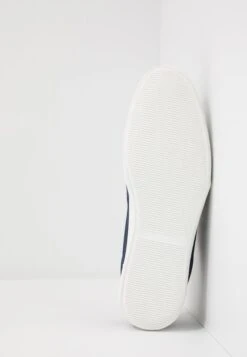 Pier One Unisex - Sneakers Laag - Dark Blue -Pier One Algemene Winkel Voor Herenmode e752f9ad01314be7869db9ae10f02a5b