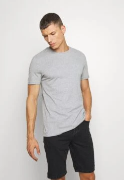 Pier One 7 Pack - T-Shirt Basic - White/Blue/Green 10 Pier One 7 Pack - T-Shirt Basic - White/Blue/Green -Pier One Algemene Winkel Voor Herenmode eda6b13a6c134a3f80a2d698b4ee4ee0