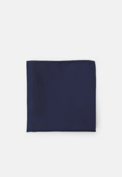 Pier One Set - Stropdas - Dark Blue 10 Pier One Set - Stropdas - Dark Blue -Pier One Algemene Winkel Voor Herenmode f3a45774fb5f4e7080051c29358aa504