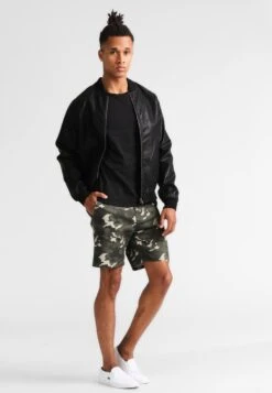 Pier One Algemene Winkel Voor Herenmode -Pier One Algemene Winkel Voor Herenmode f9fcf0f8281b435ab284cc8ce72a9170