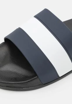 Pier One Muiltjes - Dark Blue/White -Pier One Algemene Winkel Voor Herenmode fca2b97369364691b5a9f753ac3a49a5